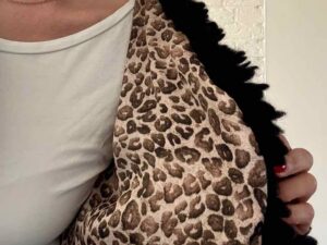 2 Meter Curly Fake Fur Schwarz inkl. Futterstoff - ohne Schnittmuster – Bild 4