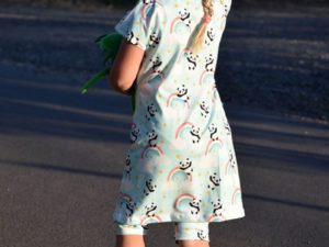 Schnittmuster Kinderkleid Manja Zierstoff01