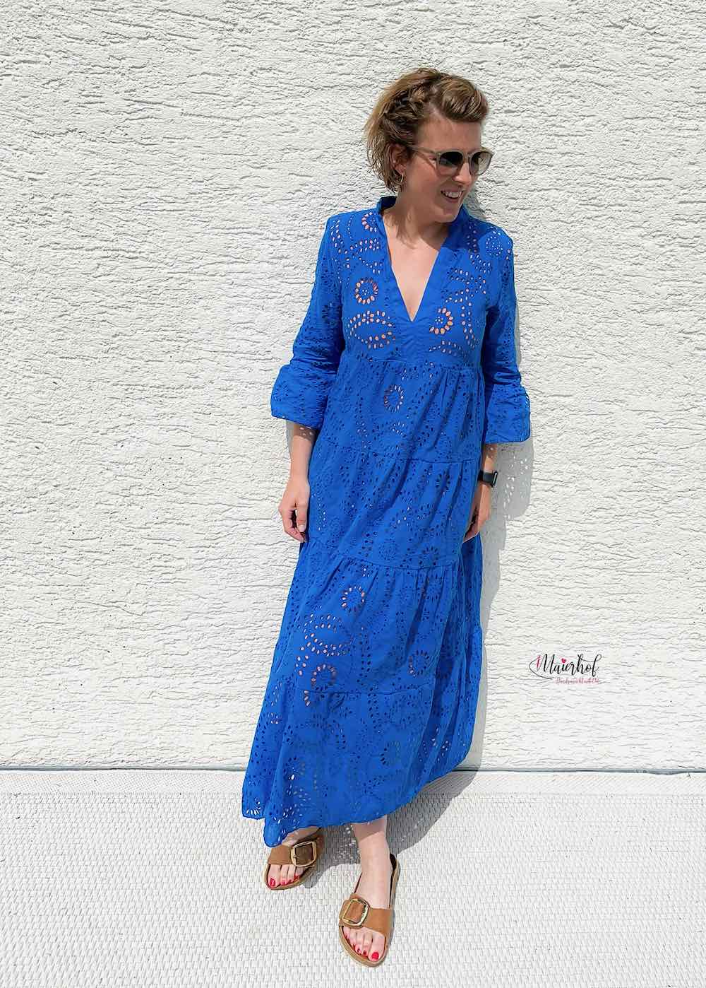 Schnittmuster Kleid Francesca Lochstickerei Royalblau – 1