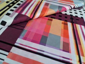 Mischgewebe, Slinky Jersey – grafische Musterung bunt – Restposten zum Sonderpreis 1,35 Meter
