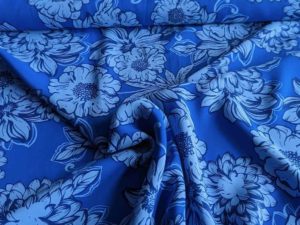 Voile, leicht und fließend, Blumen Blau / Hellblau