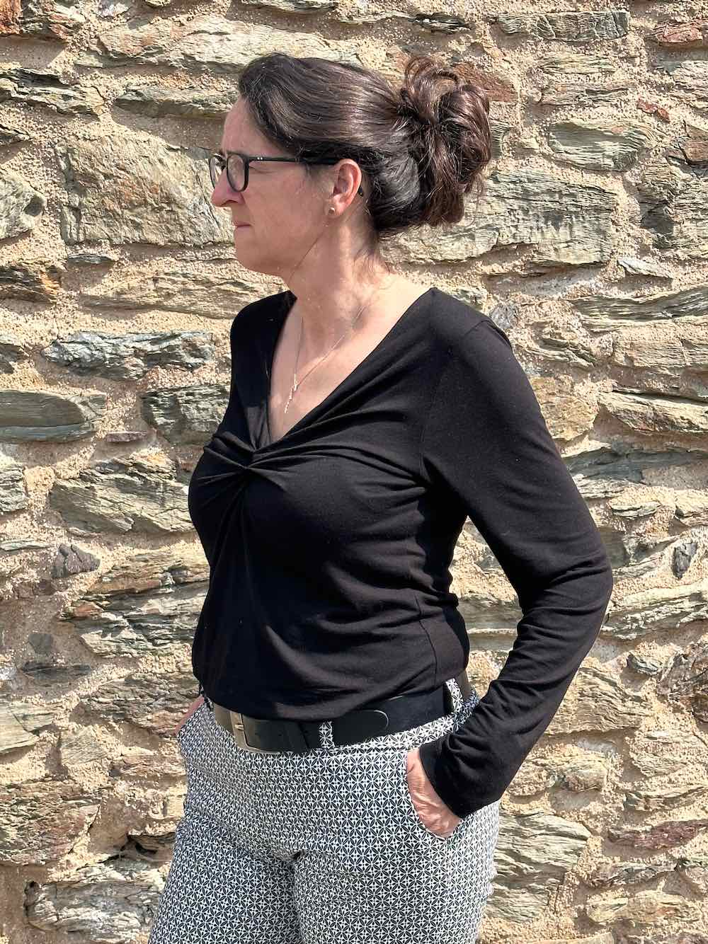 Schnittmuster Shirt Adina Knoteneffekt Jersey Schwarz – 1