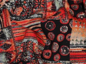 05348.001_Viskose Ethno Rot Schwarz Orange