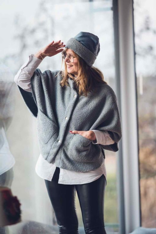 Schnittmuster Poncho Elif Teddy blaugrau - 4