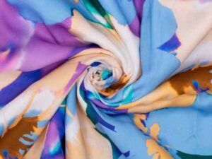 Viskose, Crepe, Blumen Blau / Violett