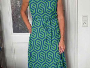 Nähpaket Kleid Safia - Polyester Stretch, grafisches Muster Blau Grün inkl. Schnittmuster auf Papier – Bild 3